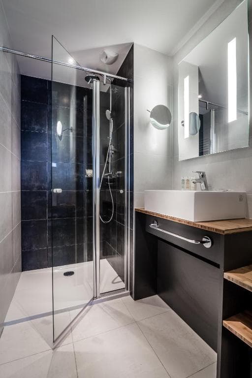 Best Western Plus Suitcase Paris la Defense - 1