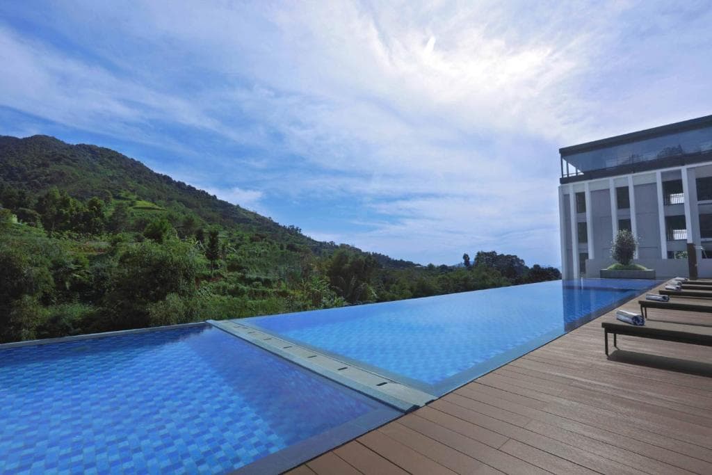 Grand Aston puncak - 1