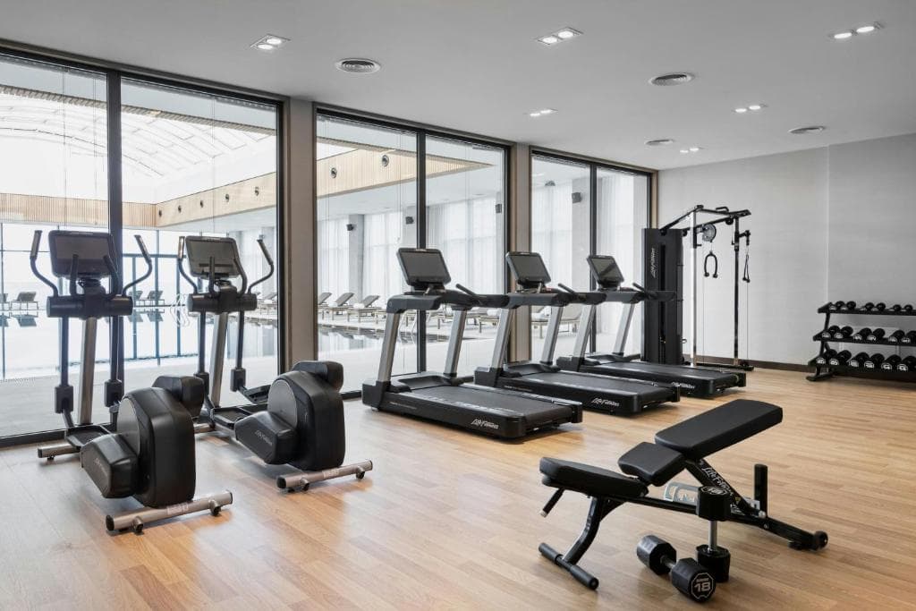 Courtyard by Marriott - 8