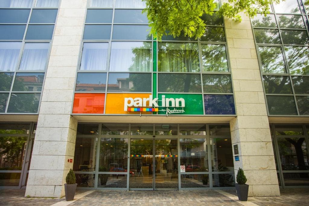 Park Inn By Radisson Budapest - 1