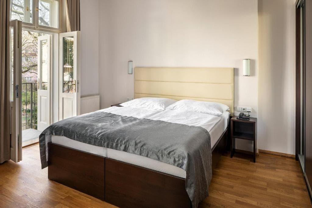 Hotel Unique - 1