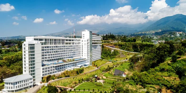 Le Eminence Puncak Hotel - 2
