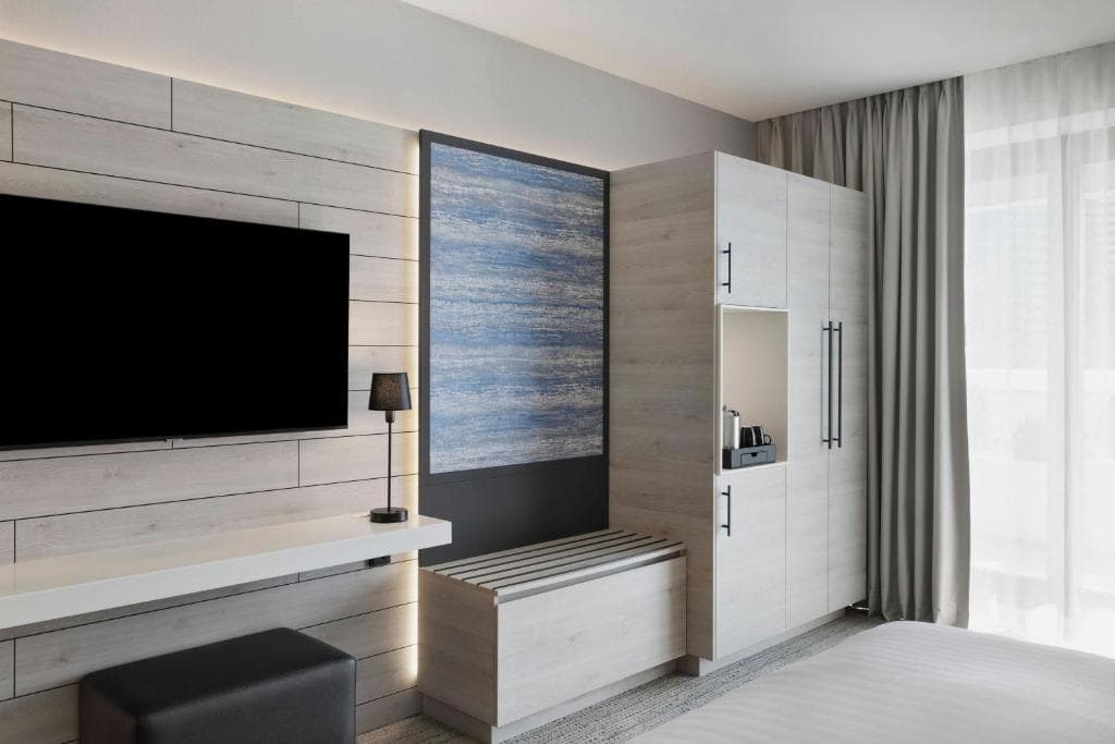 Courtyard by Marriott - 4
