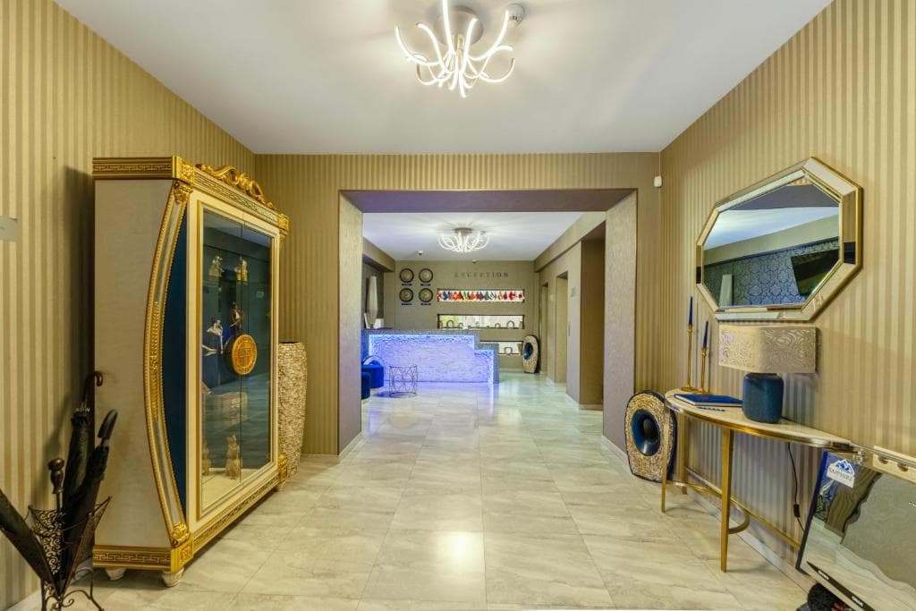 Sapphire Hotel - 4
